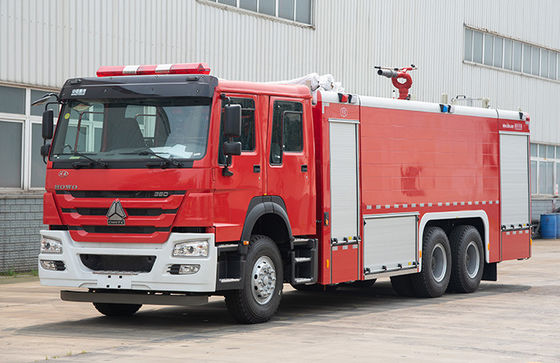 Camion dei vigili del fuoco industriale di Sinotruk HOWO 16000L con la doppia cabina di fila