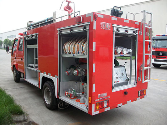 500 galloni di camion di ISUZU Fire Engine Small Fire con la doppia cabina di fila