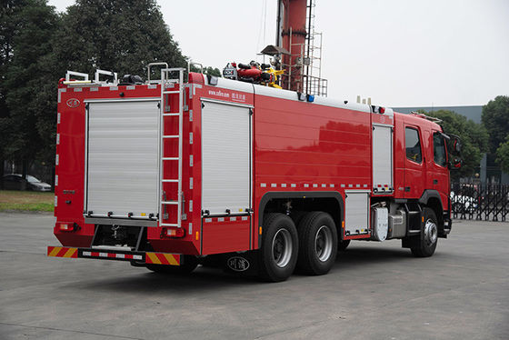 Camion resistente di estinzione di incendio della schiuma di Volve con la doppia cabina di fila