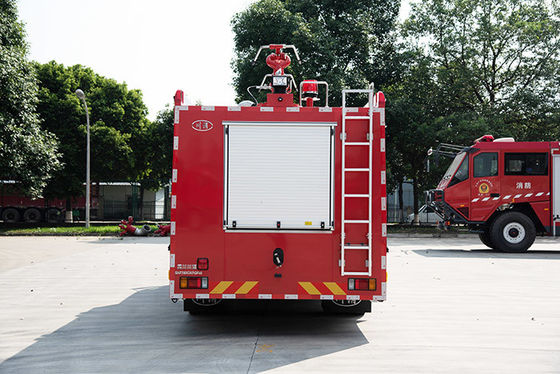 Camion dei vigili del fuoco speciale chimico asciutto della polvere di ISUZU 4000Kgs con la cabina di fila di Doube