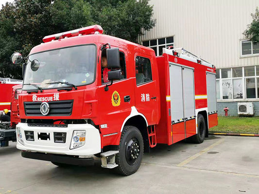 Camion dei vigili del fuoco del serbatoio di acqua 4x4 di Dongfeng 6000L con la doppia cabina di fila